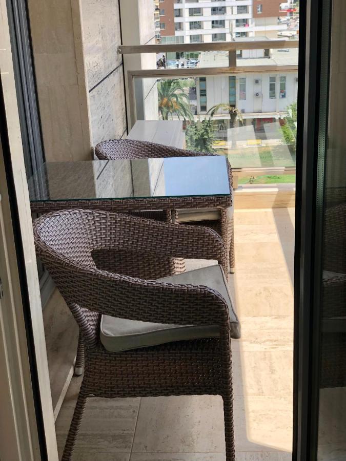 Lux Beach Apartment Budva Eksteriør billede