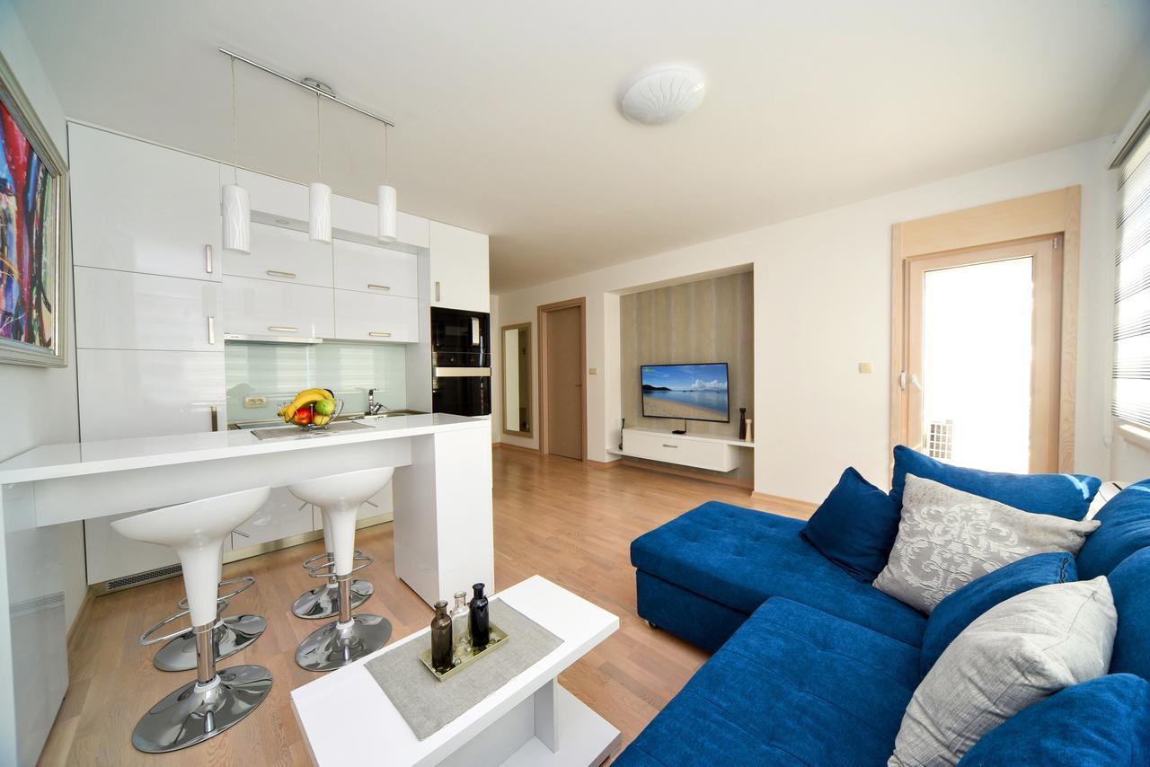 Lux Beach Apartment Budva Eksteriør billede